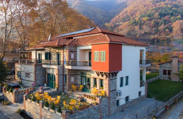 Evzin Hotel