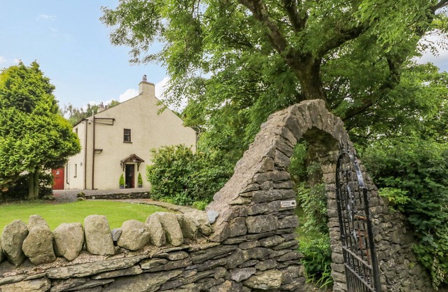 EWEDALE FARM, family friendly, with hot tub in Pennington