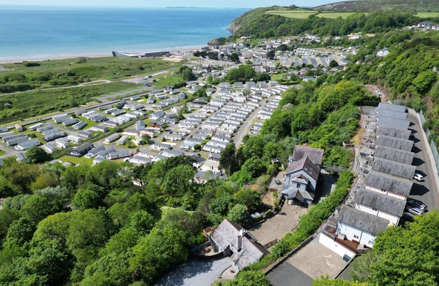 Ewyn Y Don - 2 Bedroom Apartment - Pendine