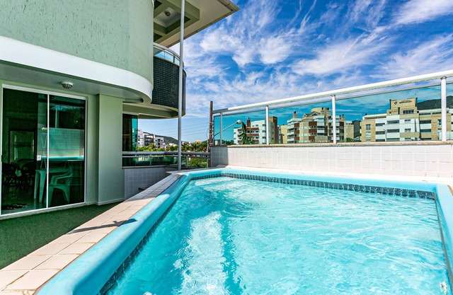 Excellent house, three suites with air, private swimming pool, barbecue, Closest. sea