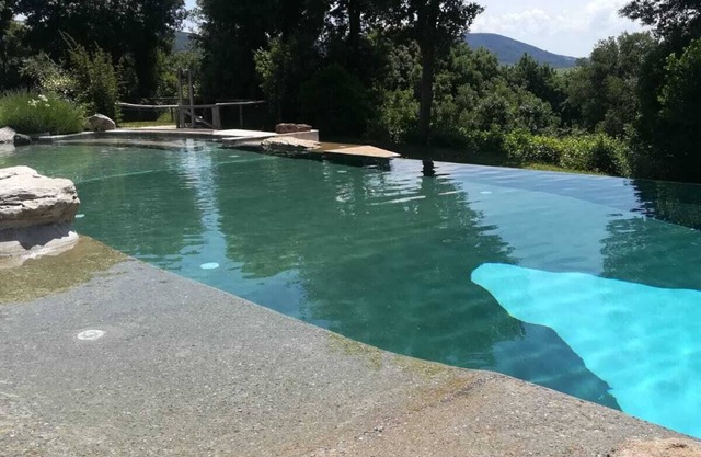 Excellent apartment for family 4 places bed + 1 and swimming pool to few footste