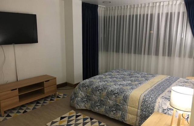 EXCELLENT, IDEALLY LOCATED APARTMENT