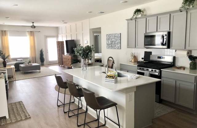 Excellent Location Private Safe New Construction Austin