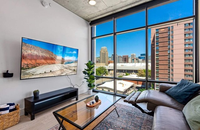 Exceptional 1BD/BA-Pool/Htub/Gym