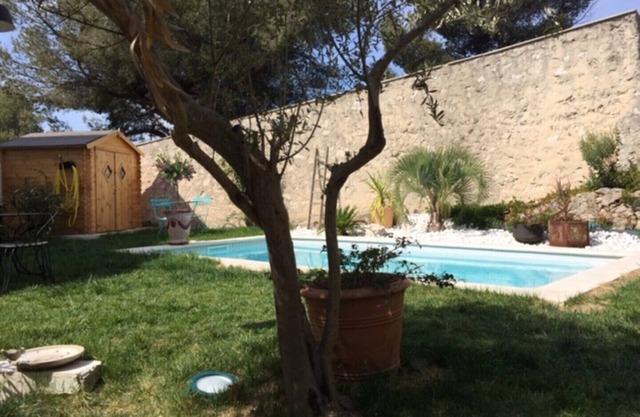 Exceptional apartment in villa with private pool and sea view