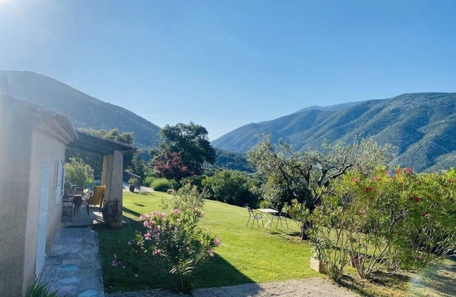 Exceptional house with view of Mont Ventoux