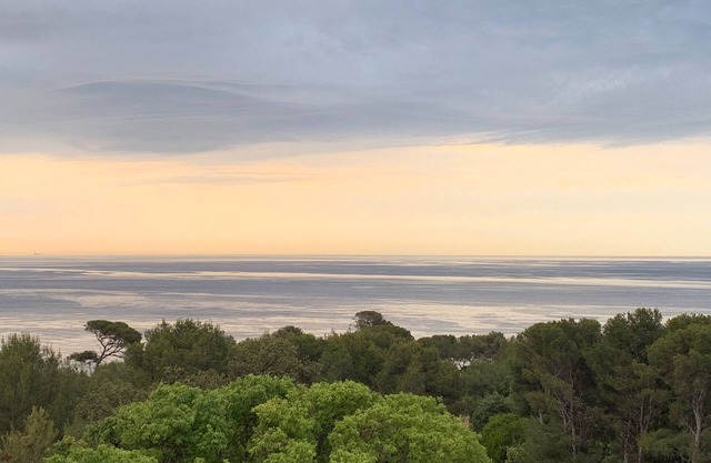Exceptional sea-view apartment in a 19th-century château