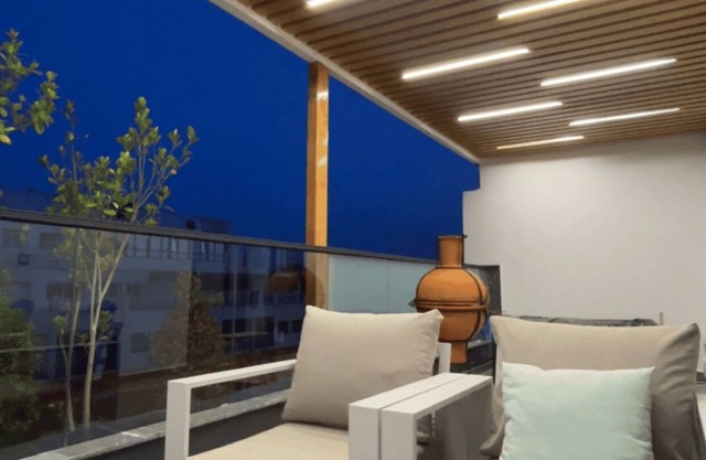 Exceptional triplex 200m2 downtown with jacuzzi and table soccer, wifi & iptv
