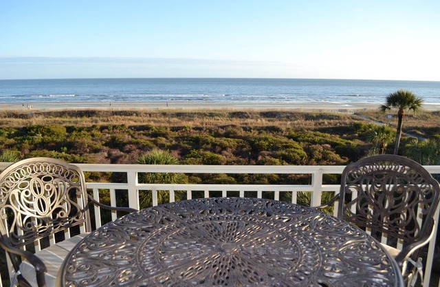 EXCEPTIONAL OCEAN VIEWS - 4th Floor, direct Oceanfront