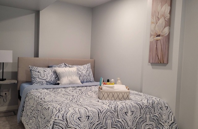 EXCLUSIVE 2-BED PRIVATE COZY BASEMENT