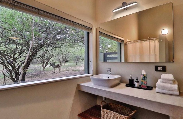 Exclusive 3-bedroom vacation home bordering Kruger National Park