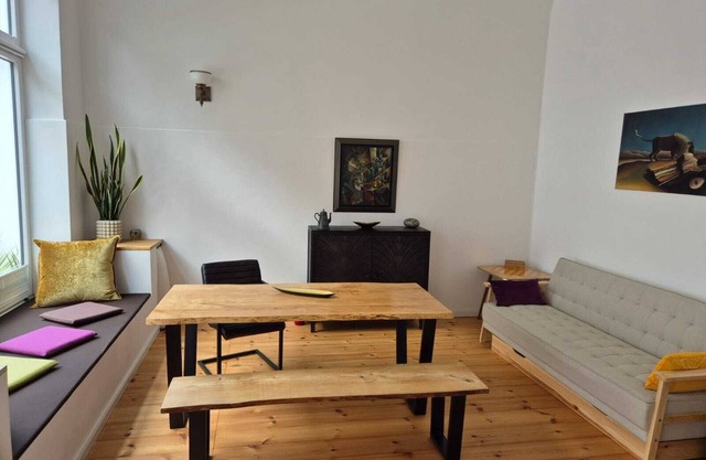 Exclusive 3-room apartment near the center and trade fair