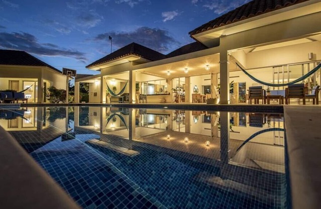 Exclusive 5 Bedroom Mansion with Pool @ Zona Norte