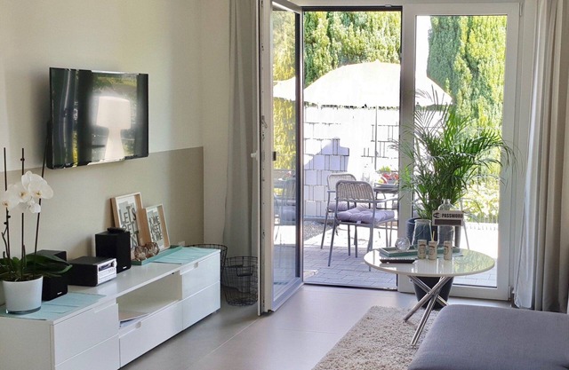 Exclusive 5-star apartment with private garden, terrace with view over the Saar valley