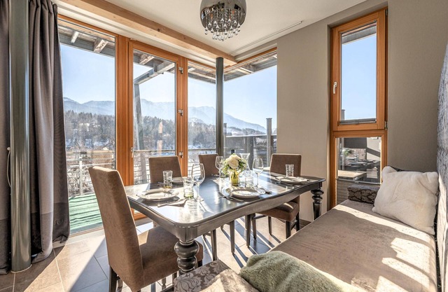 Exclusive apartment with private lake access