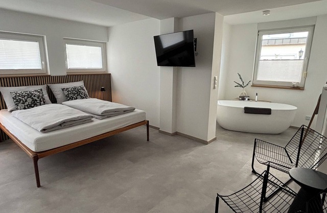 Exclusive apartment, central location 10min to the harbor