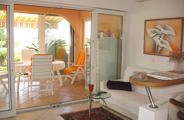 Exclusive Apartment near the Beach,Zrce,Sea View,Garden with Barbecue,Parking