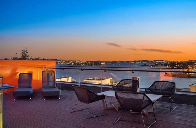 Exclusive apartment, sea view to Oslo fjord, located on water in Oslo center