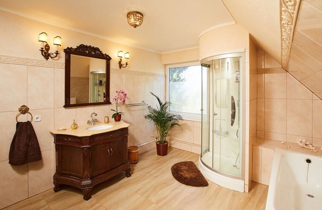 Exclusive apartment . Top renov . Including garden .