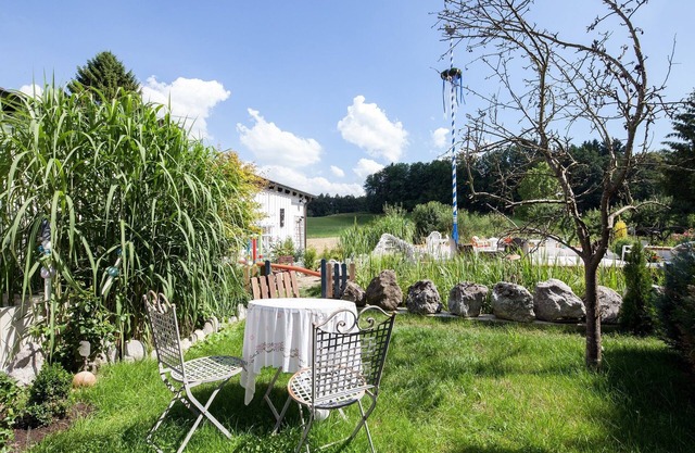 Exclusive apartment with garden and terrace on Lake Starnberg up to 4 people