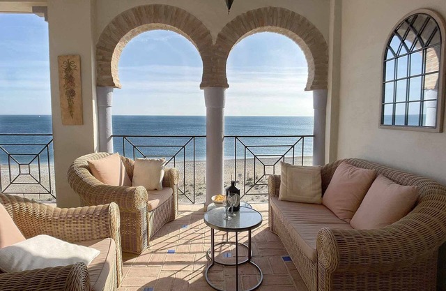 Exclusive Beachfront Duplex Penthouse, La Perla