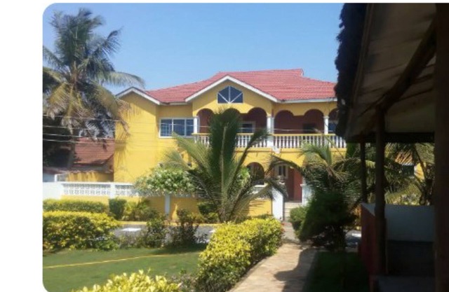 Beachfront Mediterranean Villa Tema 