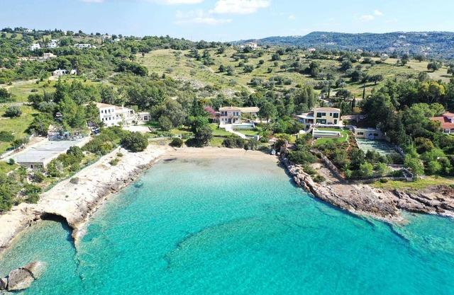 Exclusive Beachfront Villa with Swimming pool