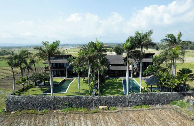 Exclusive Boutique Villa in wonderful Tabanan! Daily breakfast and chef incl.