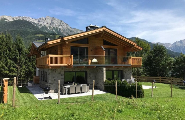 Exclusive chalet with wellness and stunning views