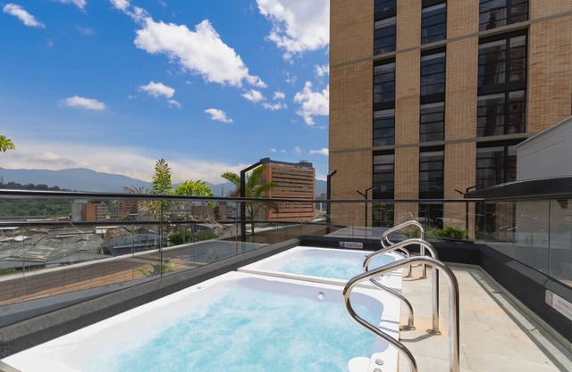 Exclusive -El Poblado Pad-Cowork & Outdoor Jacuzzi