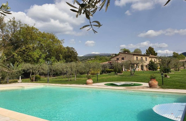 Exclusive Farmhouse with Pool in Large Green Park - 4/9 Guests