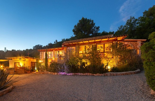 EXCLUSIVE Finca "SES BRUXES" for 4 persons