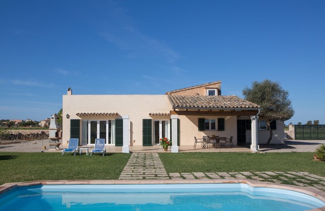 Exclusive finca 'Son Coves Petit', pool, terraces, patio, AirC., Near Es Trenc, WiFi