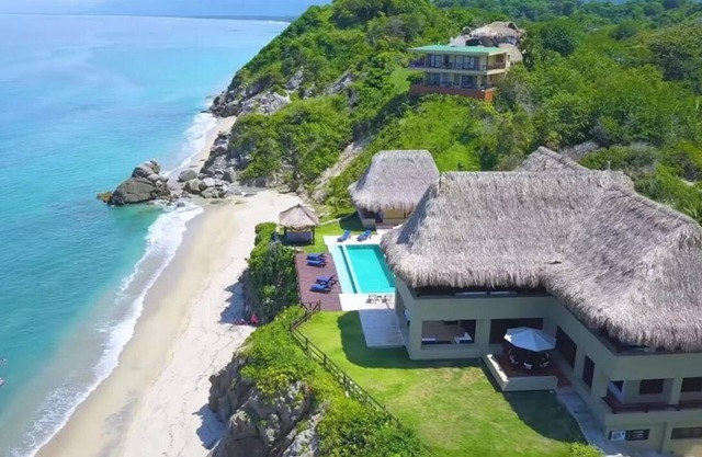 EXCLUSIVE FULL HOUSE IN EXLUSIVE BOUTIQUE HOTEL