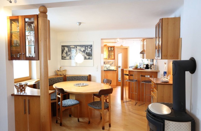 Exclusive furnished, summer and winter, Restaurant + Shopping Market near