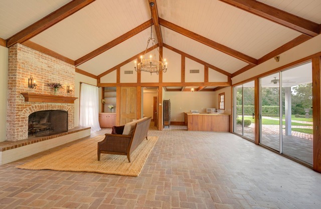 Exclusive gated Cottage on the Bayou
