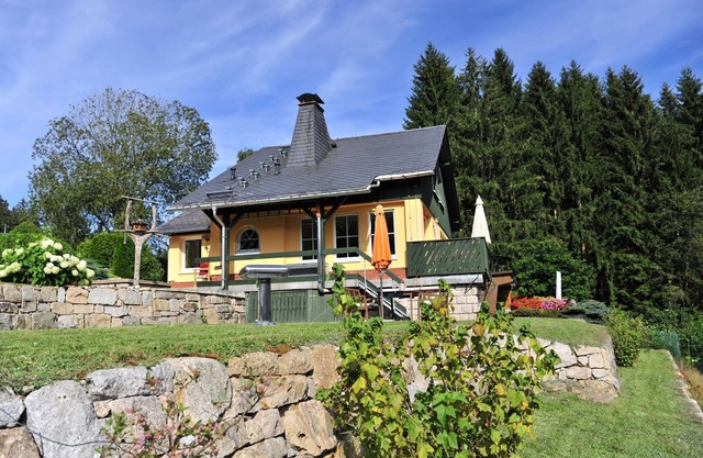 Exclusive Holiday Home "Waldzauber": Enjoy Peace and Nature at the Edge of the F