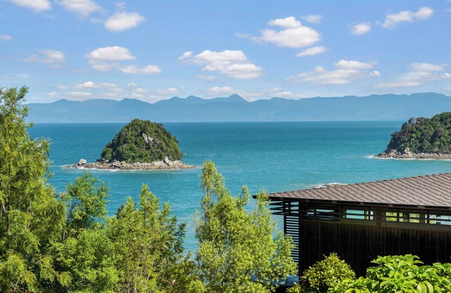 Exclusive Jacuzzi Suite - Ocean Views