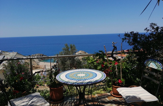 Exclusive Kalithea vacation home with fantastic views in NAS