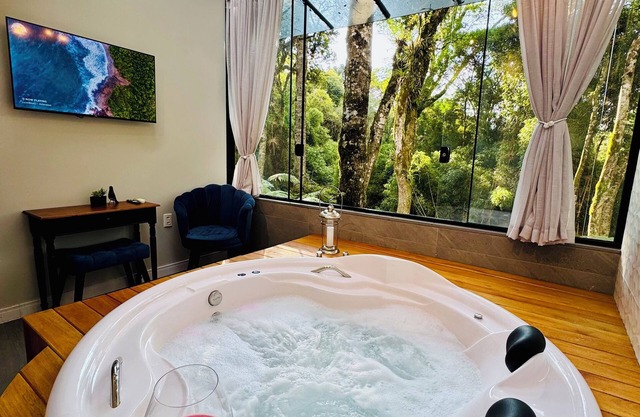 Exclusive Loft with Jacuzzi and Fireplace