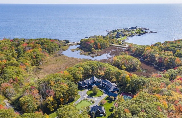 Exclusive Luxury Estate With Infinity Pool, Tennis Court, and Putting/Chipping