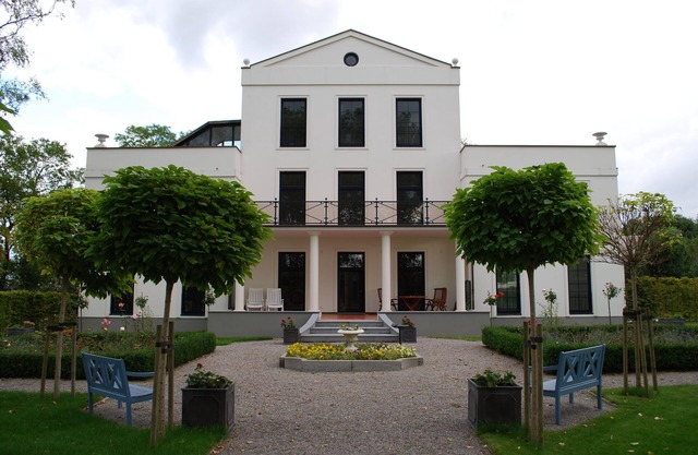 Exclusive mansion apartment on Rügen for 2 - 3 guests