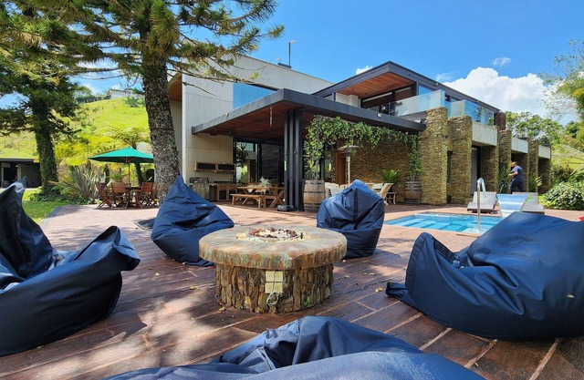 Exclusive mansion in front of the Guatapé Dam
