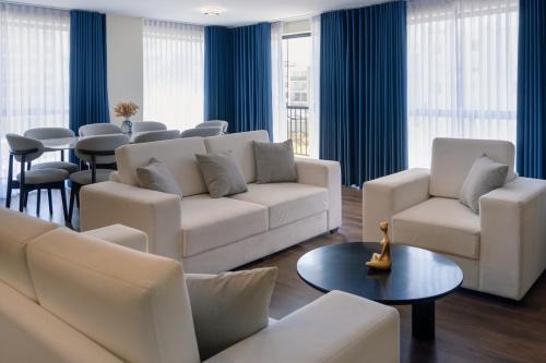 Exclusive Modern Apartment near the Airport