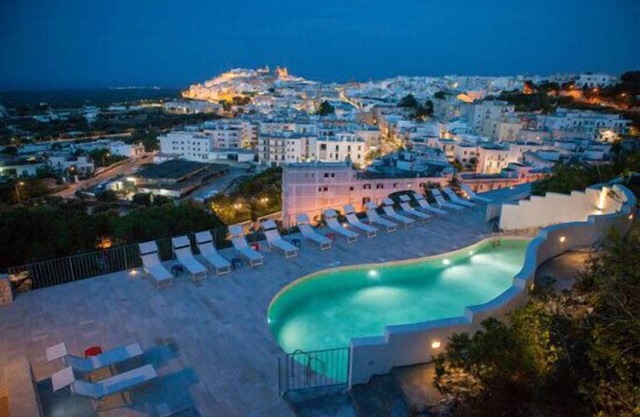 Exclusive modern home in an elevated, idyll. Location - Ocean View panoramic - Pool