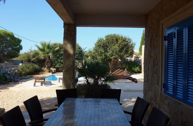 Exclusive, new house, absolute beach, pool, air conditioning, Cala Llombards