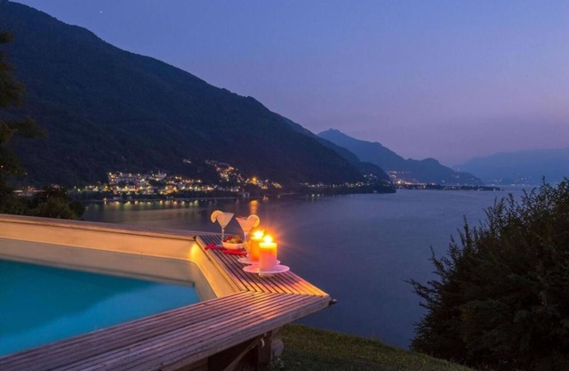 Exclusive & Private Villa with Heated Jaccizi,Fenced Garden &Ecstatic lake views