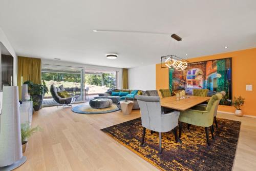 Exclusive spacious Apt. with garden in Zurich