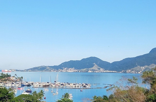 Exclusive suites with sea views and close to the Historic Center.