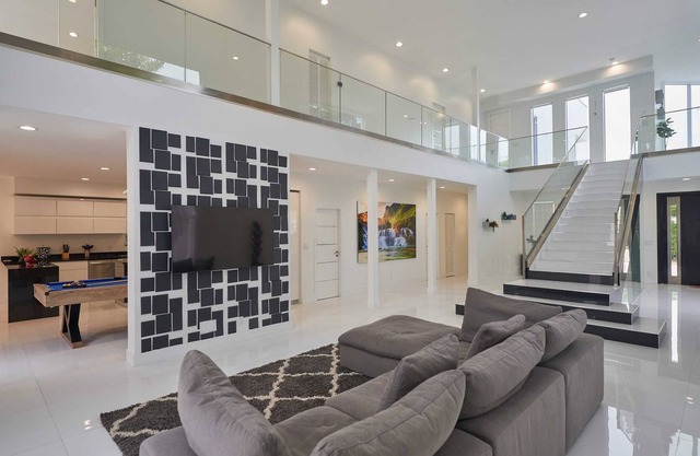 Exclusive Top Notch 2-StoryVilla | Cool Terrace w/Grill+Billiards